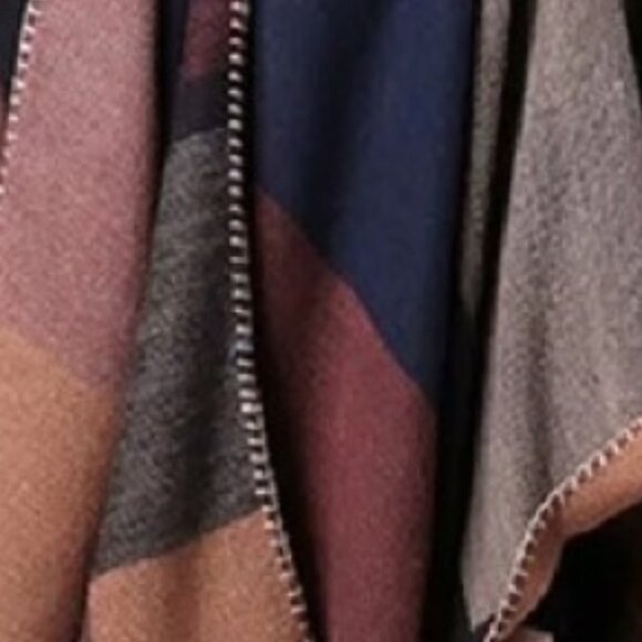 NWT Fall-Colored Plaid Cape, Autumn Winter Shawl, Reversible Wrap, Open Poncho - Picture 4 of 4